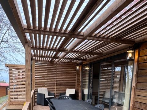 CHALET 6 personnes - ENBATA  4/6 personnes - séjour et terrasse  XL 