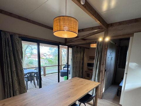 CHALET 6 personnes - ENBATA  4/6 personnes - séjour et terrasse  XL 