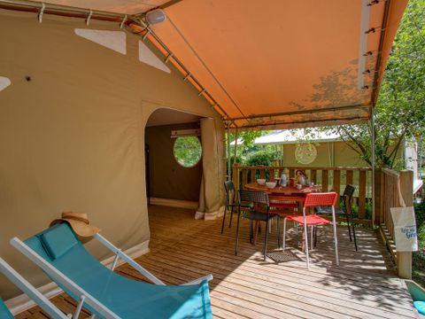 Tente en toile et en bois 5 personnes - LODGE CANADA sans sanitaires 20 m²