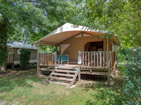 Tente en toile et en bois 5 personnes - LODGE CANADA sans sanitaires 20 m²