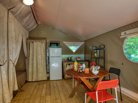 Tente en toile et en bois 5 personnes - LODGE CANADA sans sanitaires 20 m²