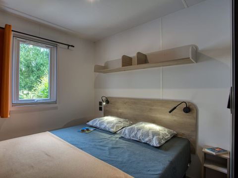 MOBILHOME 10 personnes - Tribu 2x26m² - 4 chambres - terrasse semi-couverte 22m² - TV - lave vaisselle