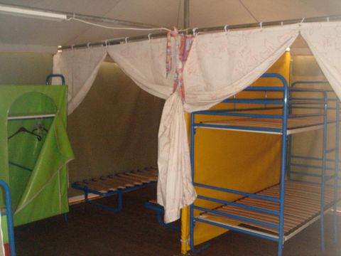 BUNGALOW TOILÉ 5 personnes - 2 chambres 16m², sans sanitaires