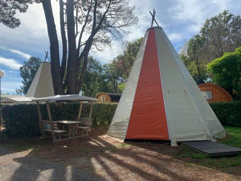 HÉBERGEMENT INSOLITE 4 personnes - Tipi