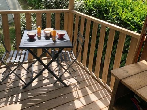 HÉBERGEMENT INSOLITE 2 personnes - CABANE CUBE