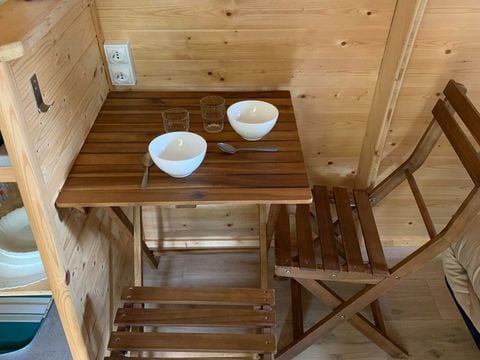 HÉBERGEMENT INSOLITE 2 personnes - Pod 2 pers. - 1 lit double - avec WC et SDB