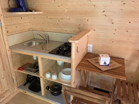 HÉBERGEMENT INSOLITE 2 personnes - Pod 2 pers. - 1 lit double - avec WC et SDB