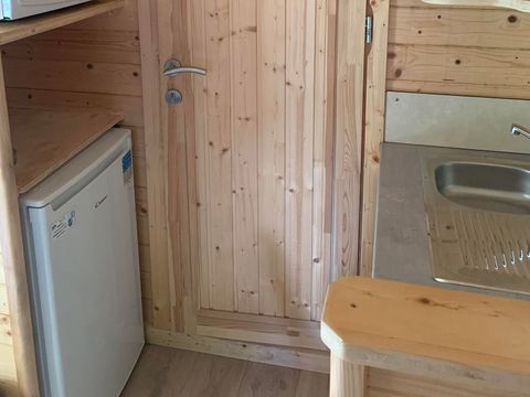 HÉBERGEMENT INSOLITE 2 personnes - Pod 2 pers. - 1 lit double - avec WC et SDB