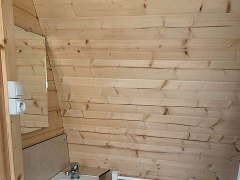 Hébergement 2 personnes - Pod 2 pers. - 1 lit double - avec WC et SDB