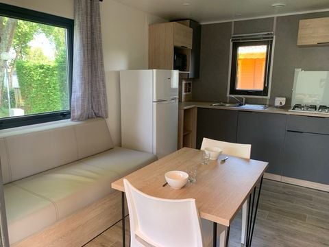 MOBILHOME 2 personnes - 2 pers. - Terrasse couverte - 2 chambres 2 Pers. SAMEDI
