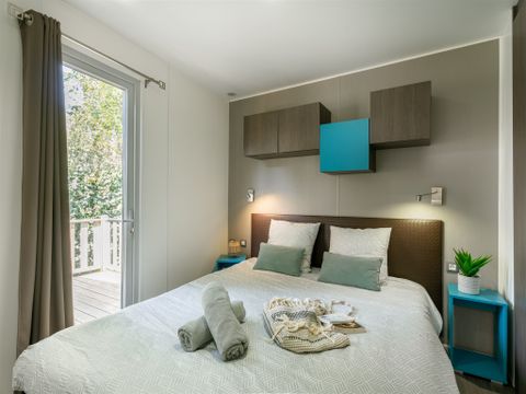 MOBILHOME 2 personnes - Confort 20 m² (1 chambre) terrasse couverte + TV