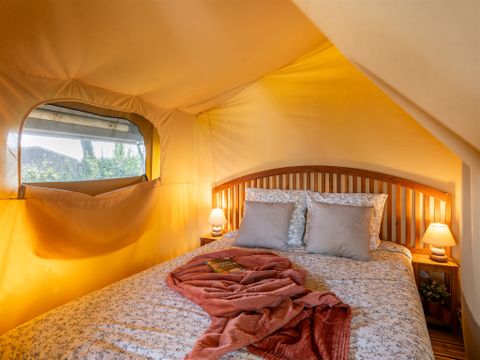 TENTE TOILE ET BOIS 4 personnes - Jungle Lodge 2 chambres terrasse couverte 34 m²