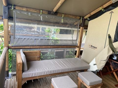 Tente en toile et en bois 4 personnes - Jungle Lodge 2 chambres terrasse couverte 34 m²