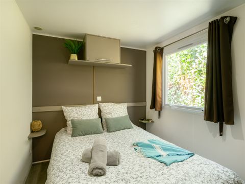 MOBILHOME 6 personnes - Standard 35m² (3 chambres) avec terrasse couverte + TV