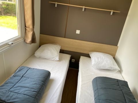Mobilhome 6 personnes - Mobilhome Standard 35m² (3 chambres) avec terrasse couverte + TV