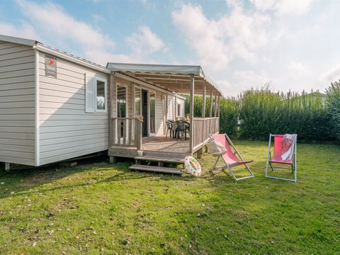 Mobilhome 6 personnes - Mobilhome Premium 40 m² (3 chambres, 2 salles de bain) avec terrasse couverte + TV