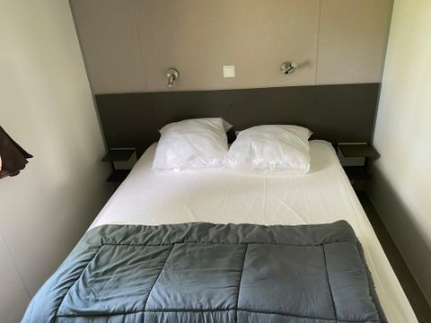 Mobilhome 6 personnes - Mobilhome Premium 40 m² (3 chambres, 2 salles de bain) avec terrasse couverte + TV