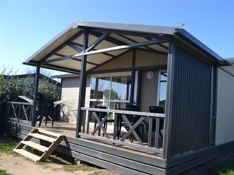 CHALET 6 personnes - Chalet Confort 39 m² (3 chambres) avec terrasse couverte + TV