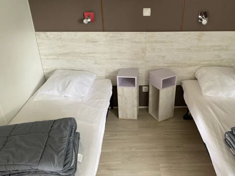 MOBILHOME 4 personnes - Premium (2 chambres, 2 salles de bain)