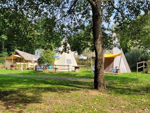 HÉBERGEMENT INSOLITE 4 personnes - TIPI 4