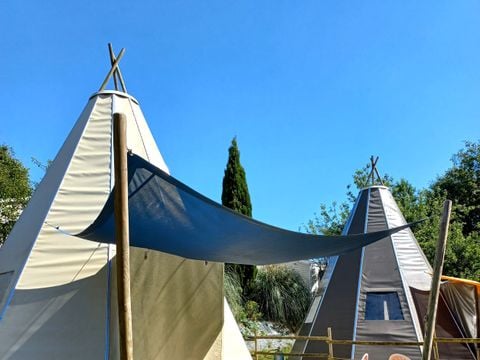 HÉBERGEMENT INSOLITE 4 personnes - TIPI 4