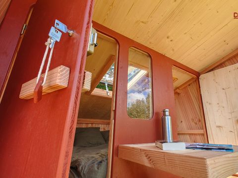 HÉBERGEMENT INSOLITE 2 personnes - Cabanétape