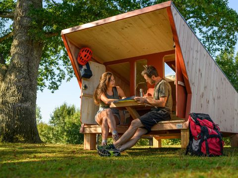 HÉBERGEMENT INSOLITE 2 personnes - Cabanétape