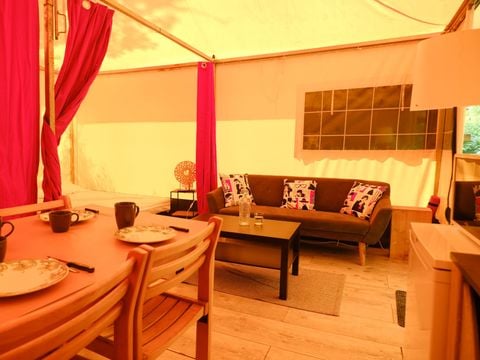 BUNGALOW TOILÉ 4 personnes - des bois