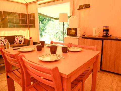 BUNGALOW TOILÉ 4 personnes - des bois