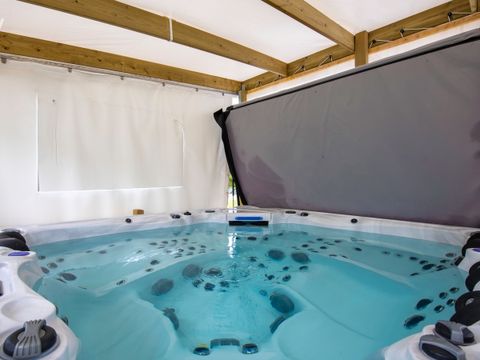 HÉBERGEMENT INSOLITE 4 personnes - De Jumieges