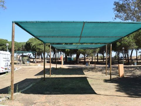 Emplacement - Parcela Estandar para autocaravanas con sombra artificial