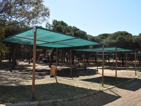 Emplacement - Parcela Estandar para caravanas con sombra artificial