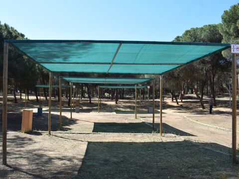 Emplacement - Parcela Estandar para caravanas con sombra artificial