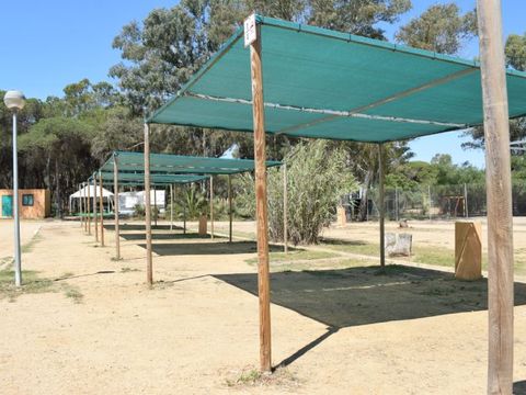 Emplacement - Parcela plus para autocaravanas con sombra artificial