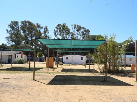 Emplacement - Parcela plus para autocaravanas con sombra artificial