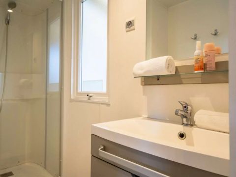 MOBILHOME 4 personnes - Or 3 Pièces 4 Personnes + TV