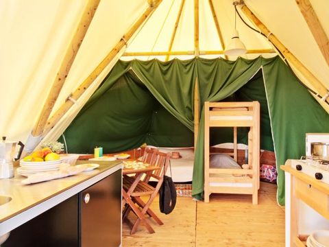 HÉBERGEMENT INSOLITE 4 personnes - TIPI 2 chambres, sans sanitaires