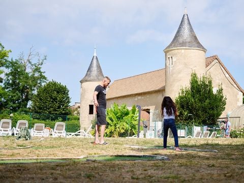 Camping Le Petit Trianon  - Camping Vienne - Afbeelding N°4