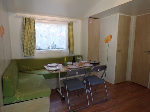 MOBILHOME 6 personnes - Résidence mobile confort Chênes 3 chambres avec terrasse semi-couverte 18m² + TV + CLIM