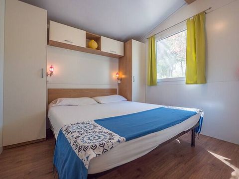 MOBILHOME 6 personnes - Comfort | 3 Ch. | 6 Pers. | Terrasse surélevée | Clim. | TV