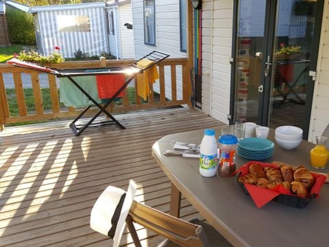 MOBILHOME 8 personnes - Univers Family Plus 40 m² + 4 chambres + terrasse couverte 18 m²