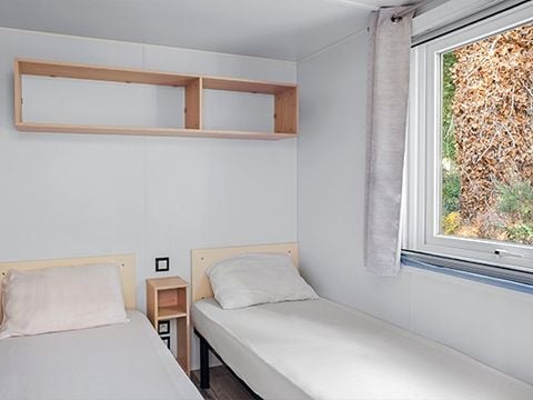 Mobilhome 4 personnes - Premium | 2 Ch. | 4 Pers. | Terrasse surélevée | Clim. | TV