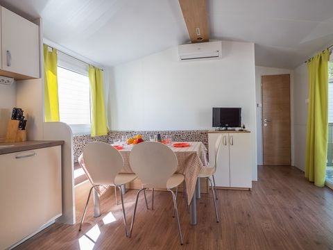 Mobilhome 6 personnes - Mobil-home | Comfort XL | 3 Ch. | 6 Pers. | Terrasse surélevée | Clim. | TV