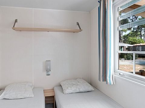 MOBILHOME 6 personnes - Classic XL | 3 Ch. | 6 Pers. | Terrasse surélevée | 2 SDB | Clim. | TV