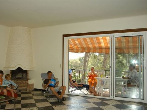 GÎTE 6 personnes - MISTRAL