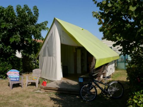 Tente en toile et en bois 4 personnes - LODGE SAHARI avec sanitaire privatif