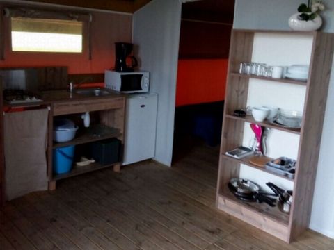 Tente en toile et en bois 5 personnes - LODGE SAHARI avec sanitaire privatif