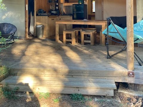 TENTE TOILE ET BOIS 6 personnes - Ecolodge Cotton Confort 35m² - 3 chambres - terrasse couverte de 11m² + TV 6 pers