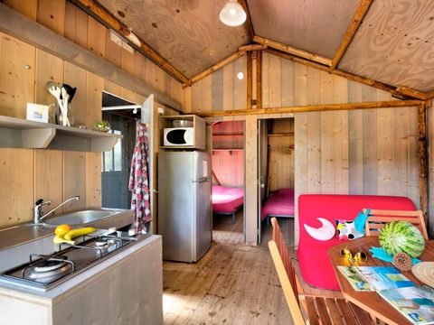 HÉBERGEMENT INSOLITE 4 personnes - LODGE BOIS CONFORT sur pilotis