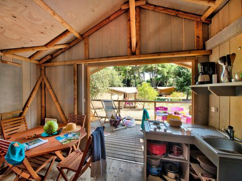 HÉBERGEMENT INSOLITE 4 personnes - LODGE BOIS CONFORT sur pilotis